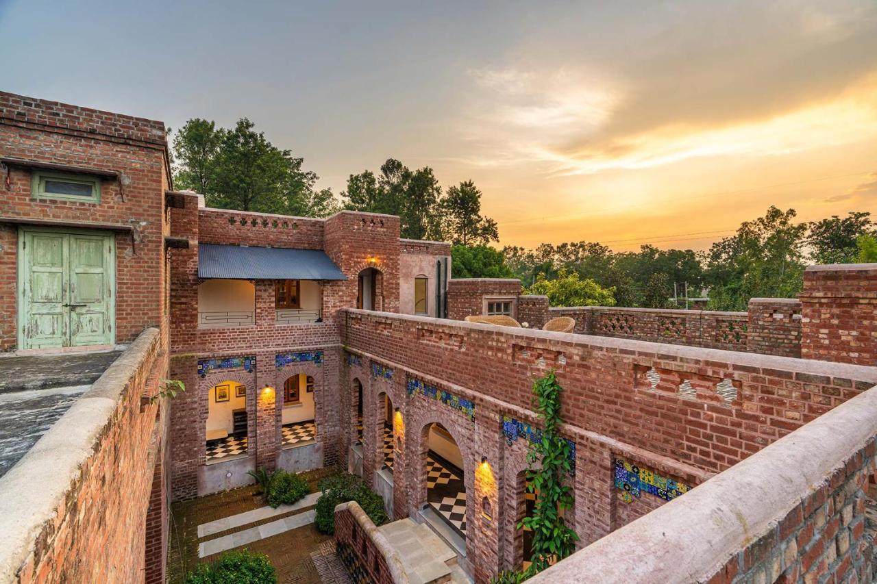 Stayvista'S Peepal Haveli - Rustic Kothi With Terrace, Breathtaking View & Bonfire Narainpur  Bagian luar foto