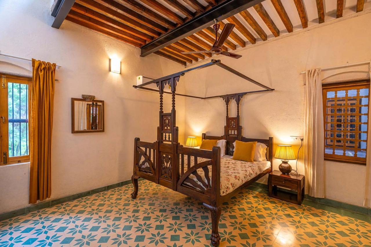 Stayvista'S Peepal Haveli - Rustic Kothi With Terrace, Breathtaking View & Bonfire Narainpur  Bagian luar foto