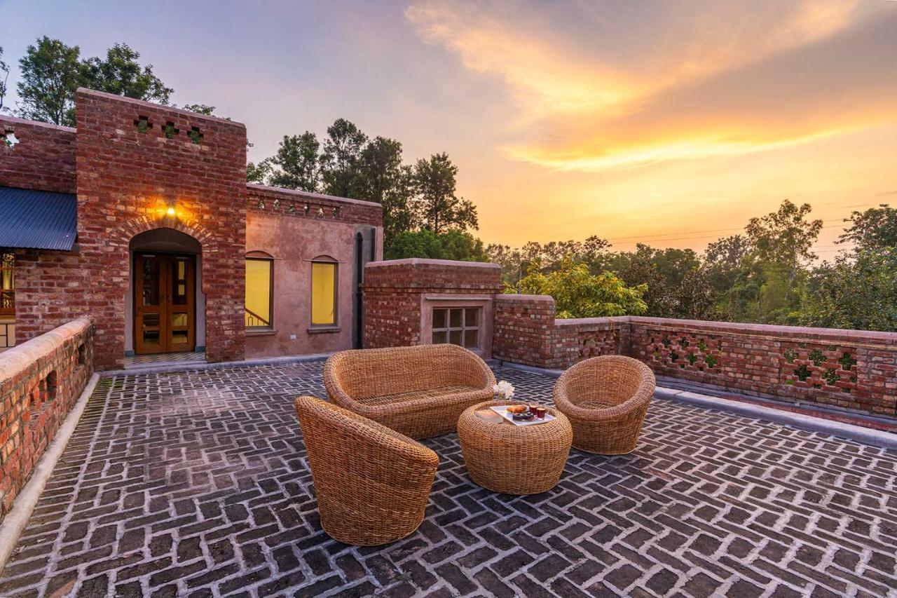 Stayvista'S Peepal Haveli - Rustic Kothi With Terrace, Breathtaking View & Bonfire Narainpur  Bagian luar foto